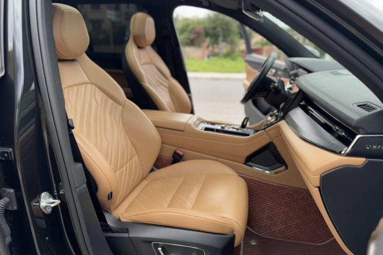Used Lynk & Co 09 EM-P 2021 2.0T PHEV Halo Six-Seater Interior 1