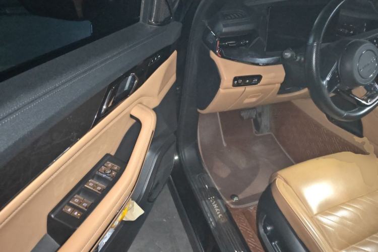 Used Lynk & Co 09 EM-P 2021 2.0T PHEV Halo Six-Seater Interior 3