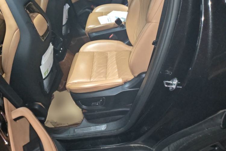 Used Lynk & Co 09 EM-P 2021 2.0T PHEV Halo Six-Seater Interior 4