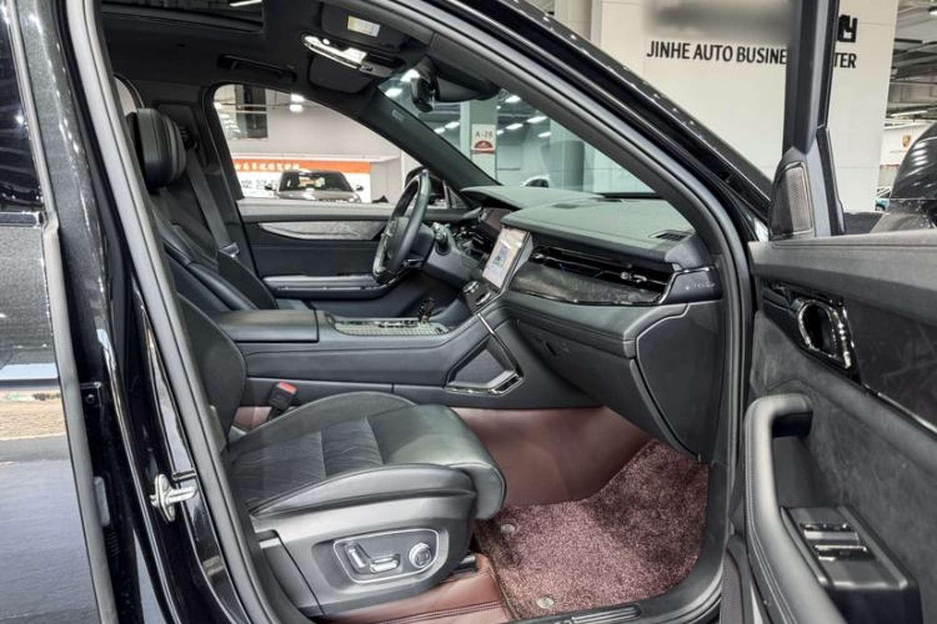 Used Lynk & Co 09 EM-P 2021 2.0T PHEV Halo Six-Seater Interior 4