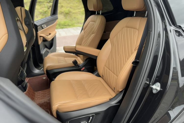 Used Lynk & Co 09 EM-P 2021 2.0T PHEV Halo Six-Seater Interior 5