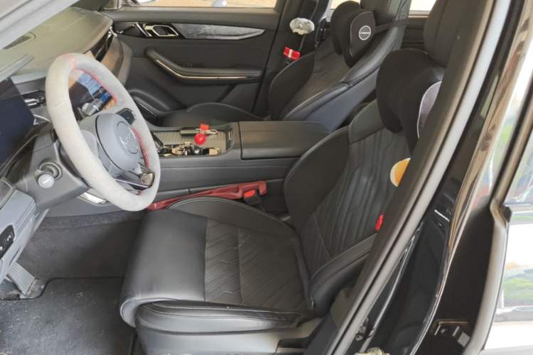Used Lynk & Co 09 EM-P 2021 2.0T PHEV Halo Six-Seater Left Front Seat
