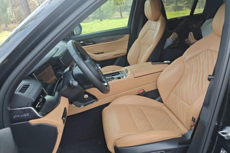Used Lynk & Co 09 EM-P 2021 2.0T PHEV Halo Six-Seater Left Front Seat
