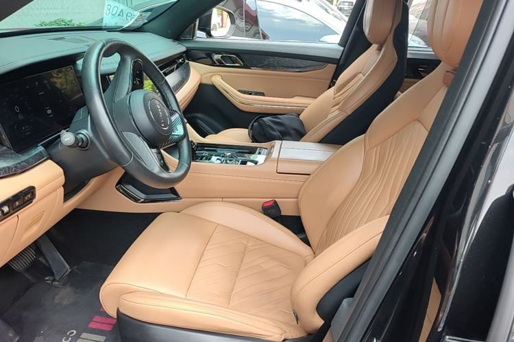 Used Lynk & Co 09 EM-P 2021 2.0T PHEV Halo Six-Seater Left Front Seat