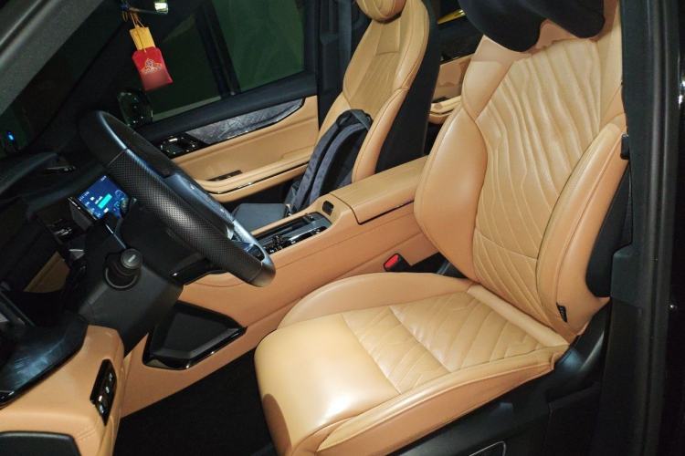 Used Lynk & Co 09 EM-P 2021 2.0T PHEV Halo Six-Seater Left Front Seat