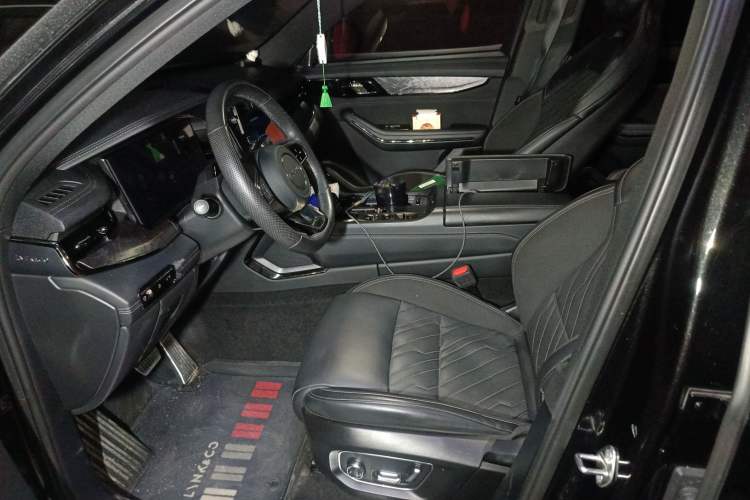 Used Lynk & Co 09 EM-P 2021 2.0T PHEV Halo Six-Seater Left Front Seat