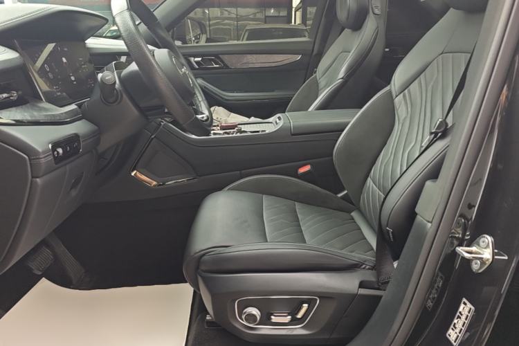 Used Lynk & Co 09 EM-P 2021 2.0T PHEV Halo Seven-Seater Left Front Seat
