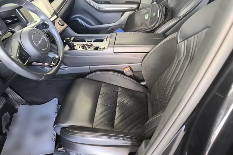 Used Lynk & Co 09 EM-P 2021 2.0T PHEV Halo Six-Seater Left Front Seat