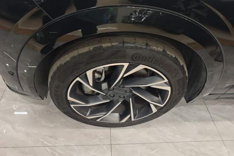 Used Lynk & Co 09 EM-P 2021 2.0T PHEV Halo Six-Seater Left Front Wheel Hub
