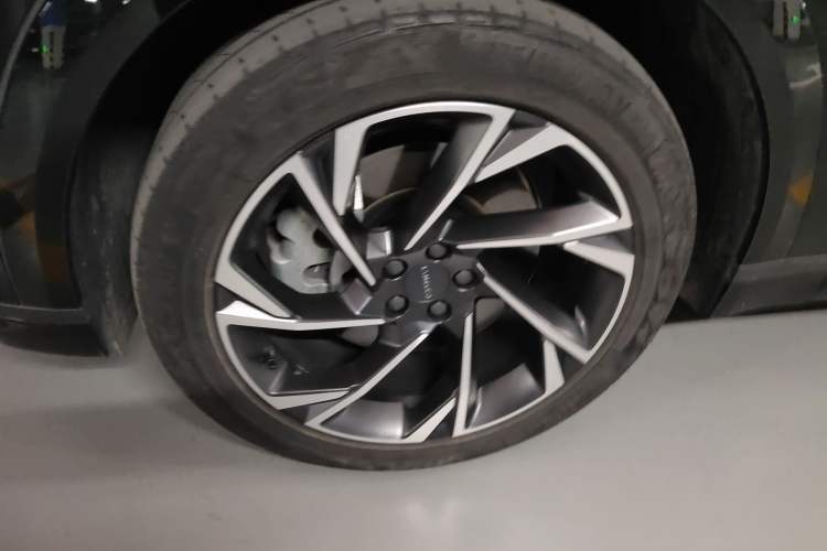 Used Lynk & Co 09 EM-P 2021 2.0T PHEV Halo Six-Seater Left Front Wheel Hub