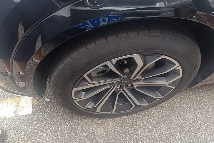 Used Lynk & Co 09 EM-P 2021 2.0T PHEV Halo Six-Seater Left Front Wheel Hub