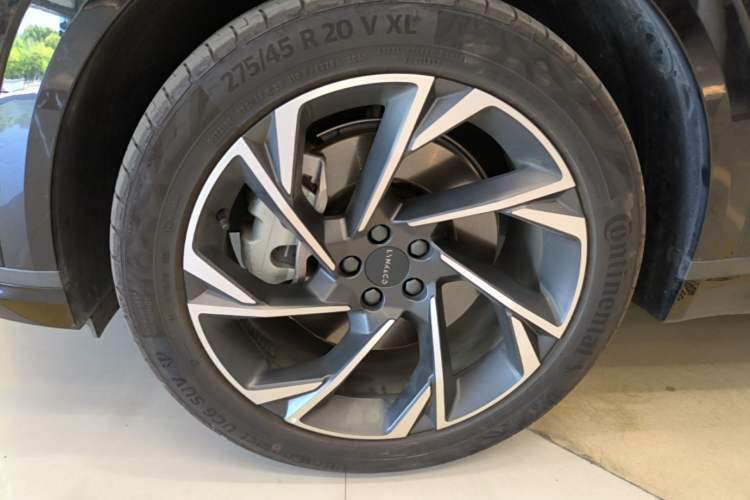 Used Lynk & Co 09 EM-P 2021 2.0T PHEV Halo Six-Seater Left Front Wheel Hub