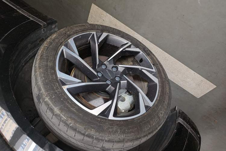 Used Lynk & Co 09 EM-P 2021 2.0T PHEV Halo Six-Seater Left Front Wheel Hub