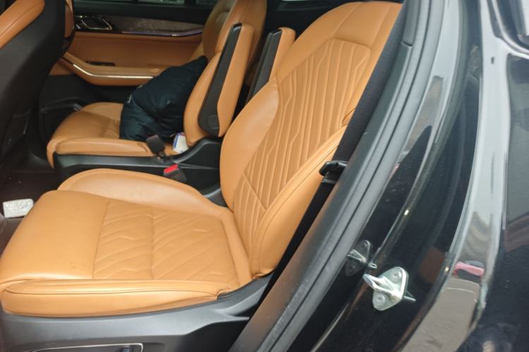 Used Lynk & Co 09 EM-P 2021 2.0T PHEV Halo Six-Seater Left Rear Seat