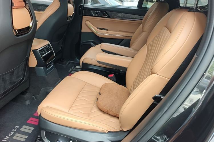 Used Lynk & Co 09 EM-P 2021 2.0T PHEV Halo Six-Seater Left Rear Seat