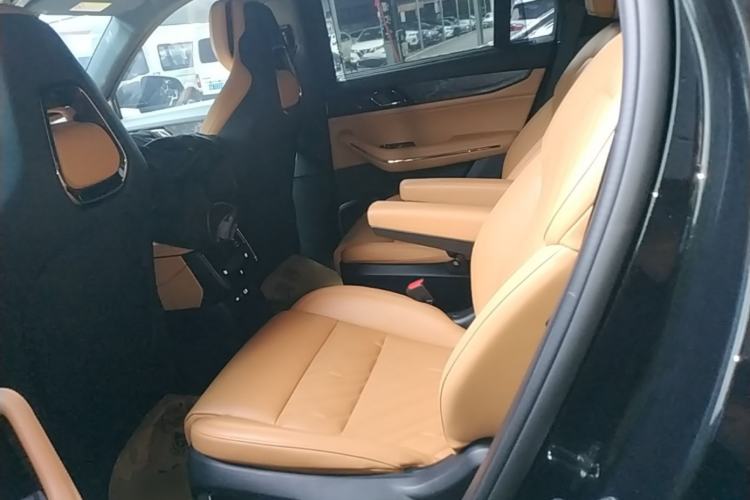 Used Lynk & Co 09 EM-P 2021 2.0T PHEV Halo Six-Seater Left Rear Seat