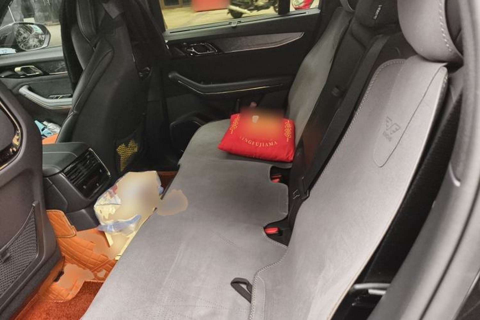 Used Lynk & Co 09 EM-P 2021 2.0T PHEV Halo Seven-Seater Left Rear Seat