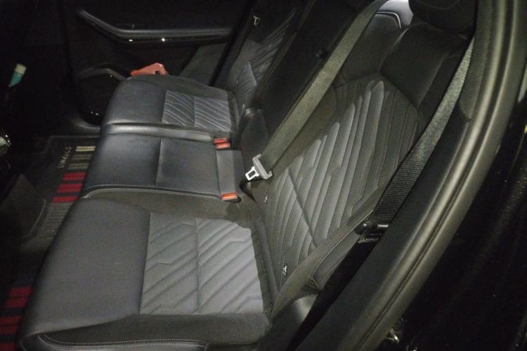 Used Lynk & Co 09 EM-P 2021 2.0T PHEV Halo Seven-Seater Left Rear Seat