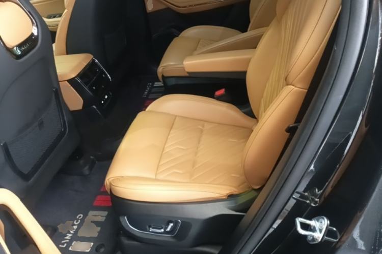 Used Lynk & Co 09 EM-P 2021 2.0T PHEV Halo Six-Seater Left Rear Seat