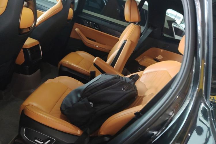 Used Lynk & Co 09 EM-P 2021 2.0T PHEV Halo Six-Seater Left Rear Seat