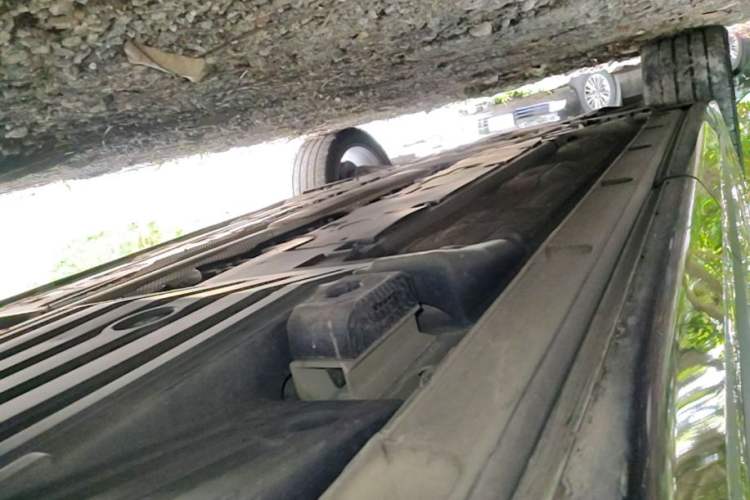 Used Lynk & Co 09 EM-P 2021 2.0T PHEV Halo Six-Seater Left Side Sill