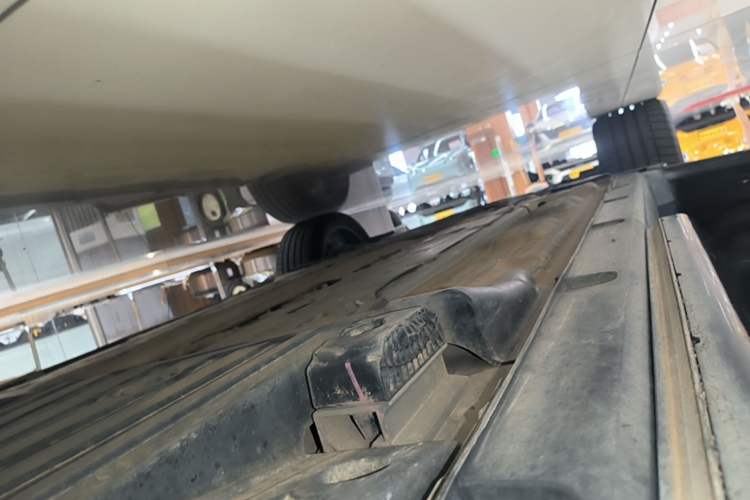 Used Lynk & Co 09 EM-P 2021 2.0T PHEV Halo Six-Seater Left Side Sill