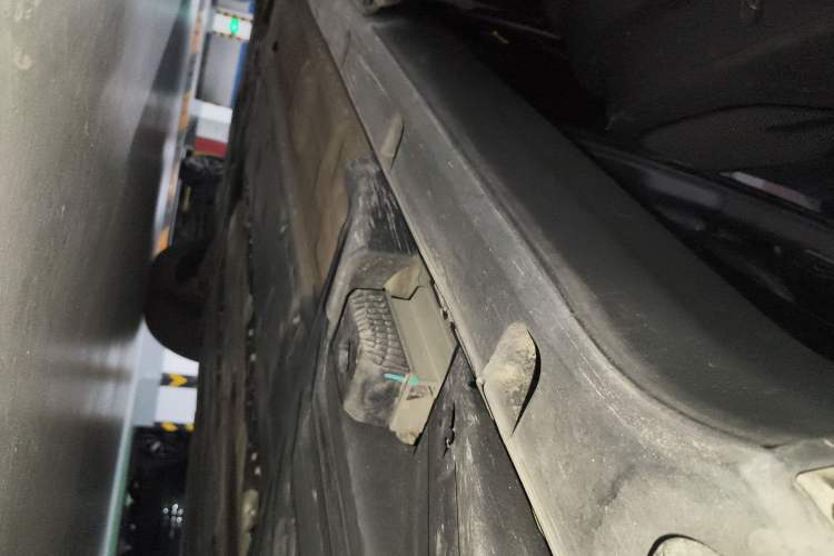 Used Lynk & Co 09 EM-P 2021 2.0T PHEV Halo Six-Seater Left Side Sill