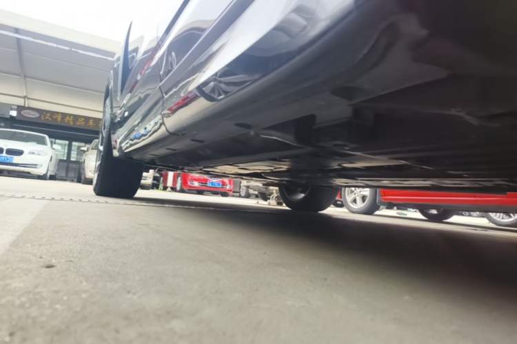 Used Lynk & Co 09 EM-P 2021 2.0T PHEV Halo Seven-Seater Left Side Sill