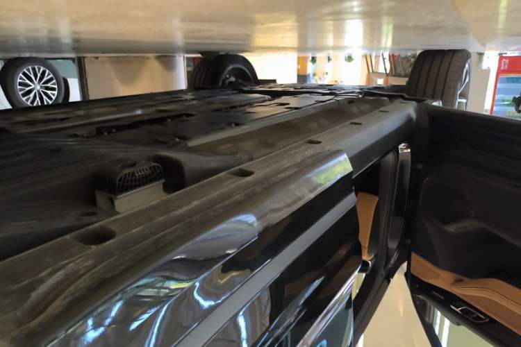 Used Lynk & Co 09 EM-P 2021 2.0T PHEV Halo Six-Seater Left Side Sill