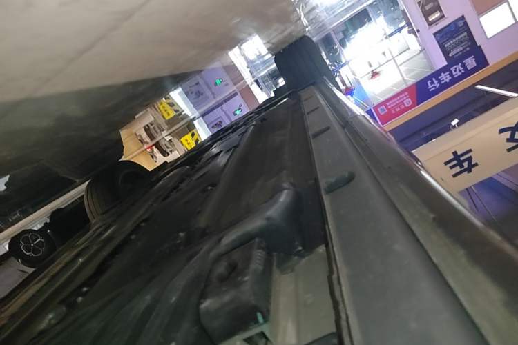 Used Lynk & Co 09 EM-P 2021 2.0T PHEV Halo Six-Seater Left Side Sill