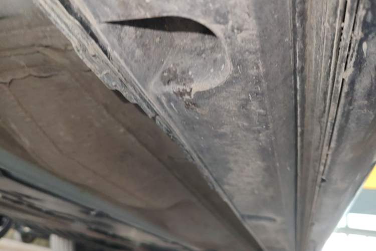 Used Lynk & Co 09 EM-P 2021 2.0T PHEV Halo Six-Seater Left Side Sill