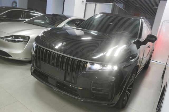 Ojetý Lynk & Co 09 EM-P 2021 2.0T PHEV Halo Six-Seater