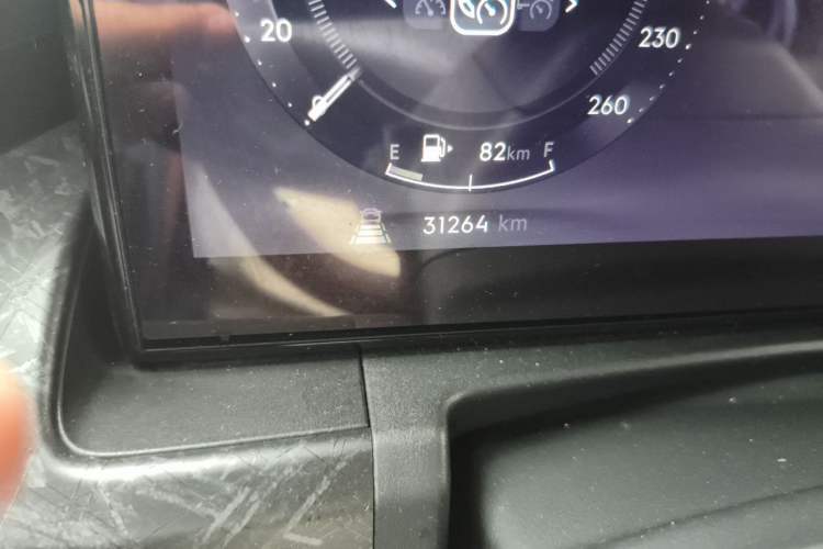 Used Lynk & Co 09 EM-P 2021 2.0T PHEV Halo Six-Seater Odometer Close Up