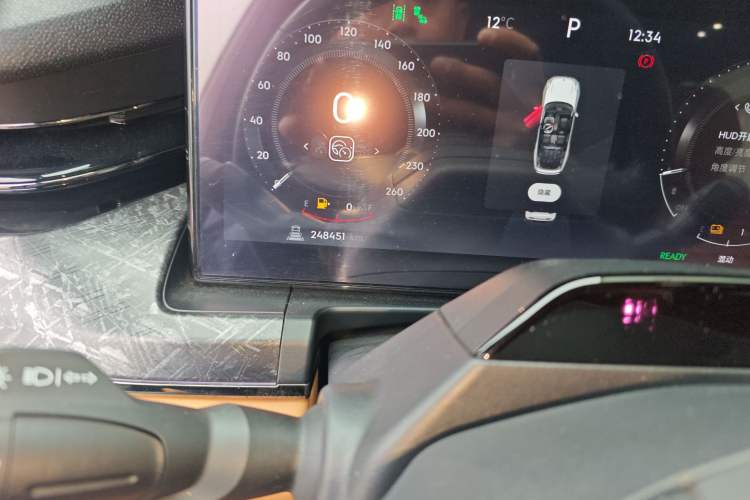 Used Lynk & Co 09 EM-P 2021 2.0T PHEV Halo Six-Seater Odometer Close Up