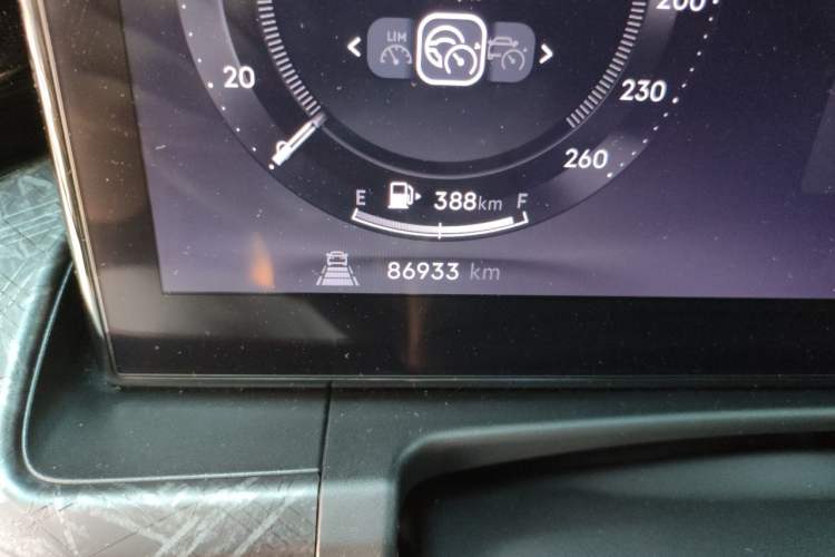 Used Lynk & Co 09 EM-P 2021 2.0T PHEV Halo Six-Seater Odometer Close Up