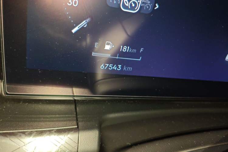 Used Lynk & Co 09 EM-P 2021 2.0T PHEV Halo Six-Seater Odometer Close Up