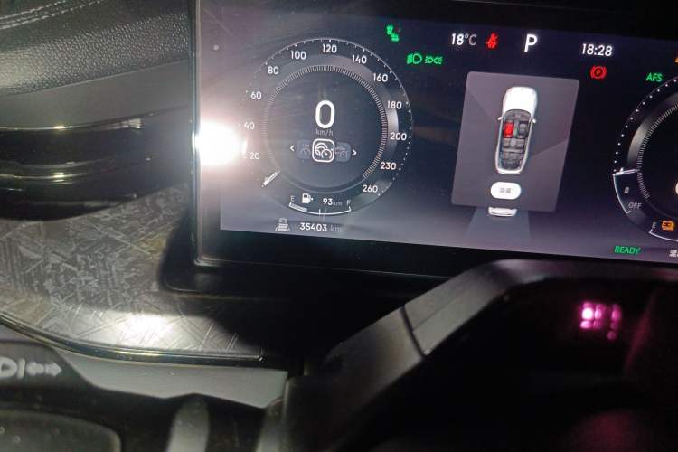 Used Lynk & Co 09 EM-P 2021 2.0T PHEV Halo Six-Seater Odometer Close Up