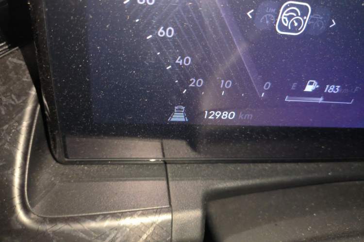 Used Lynk & Co 09 EM-P 2021 2.0T PHEV Halo Six-Seater Odometer Close Up