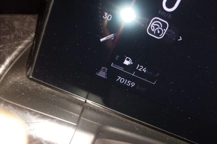 Used Lynk & Co 09 EM-P 2021 2.0T PHEV Halo Seven-Seater Odometer Close Up