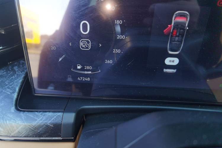 Used Lynk & Co 09 EM-P 2021 2.0T PHEV Halo Six-Seater Odometer Close Up