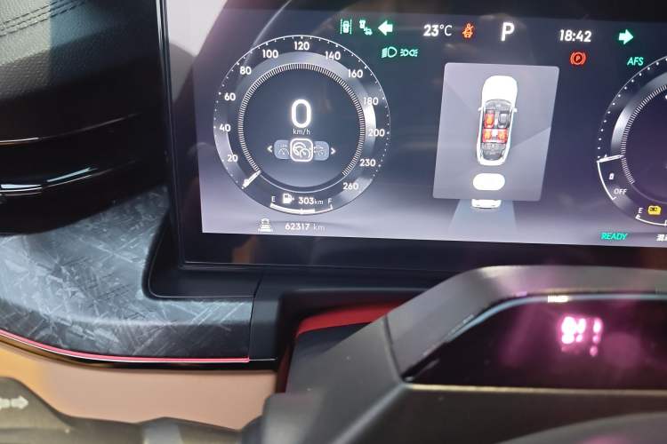 Used Lynk & Co 09 EM-P 2021 2.0T PHEV Ultra Six-Seater Odometer Close Up