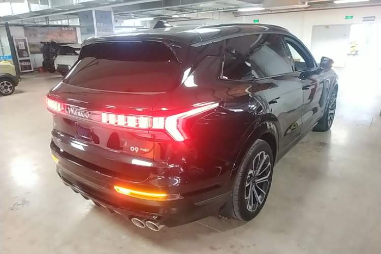 Used Lynk & Co 09 EM-P 2021 2.0T PHEV Halo Seven-Seater Rear Right 45 Deg