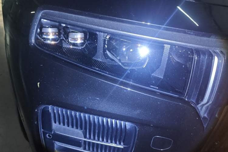 Used Lynk & Co 09 EM-P 2021 2.0T PHEV Halo Six-Seater Right Front Headlight