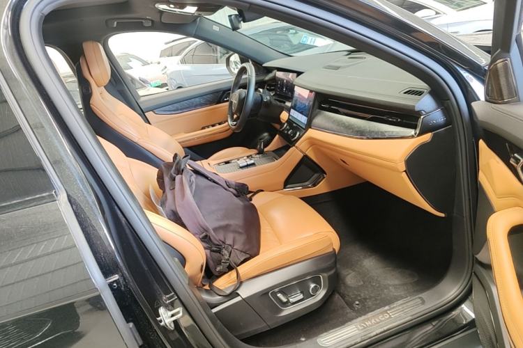 Used Lynk & Co 09 EM-P 2021 2.0T PHEV Halo Seven-Seater Right Front Seat