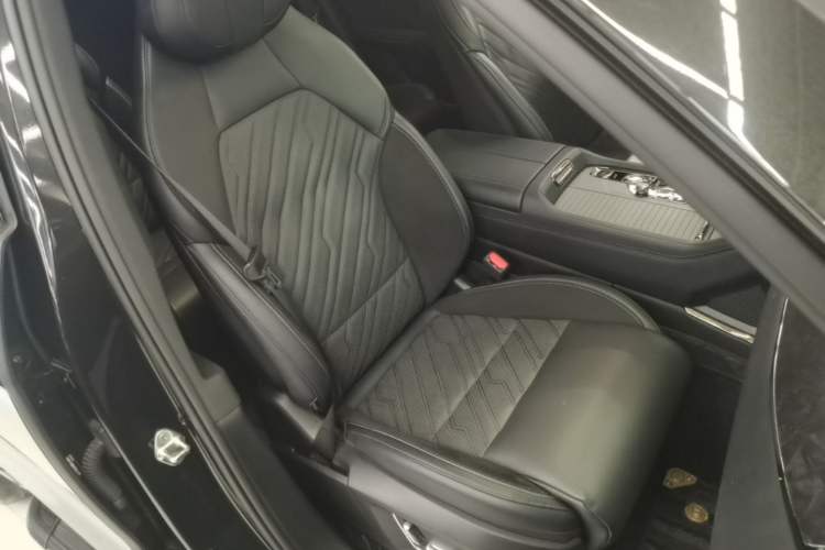 Used Lynk & Co 09 EM-P 2021 2.0T PHEV Ultra Six-Seater Right Front Seat