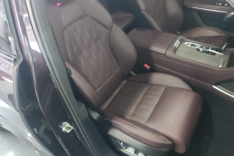 Used Lynk & Co 09 EM-P 2021 2.0T PHEV Ultra 7-Seater Right Front Seat