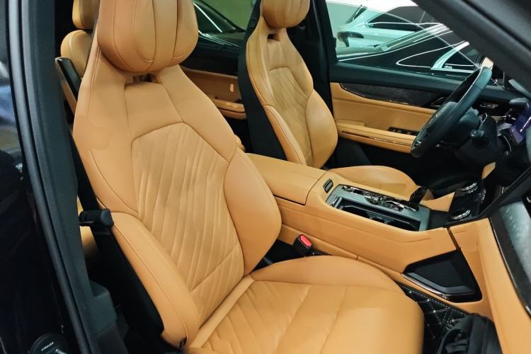Used Lynk & Co 09 EM-P 2021 2.0T PHEV Halo Six-Seater Right Front Seat