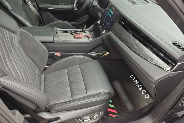 Used Lynk & Co 09 EM-P 2021 2.0T PHEV Halo Seven-Seater Right Front Seat