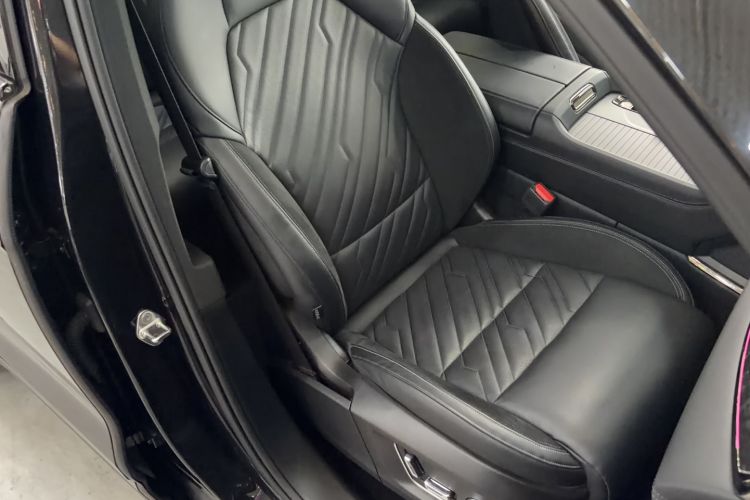 Used Lynk & Co 09 EM-P 2021 2.0T PHEV Halo Six-Seater Right Front Seat