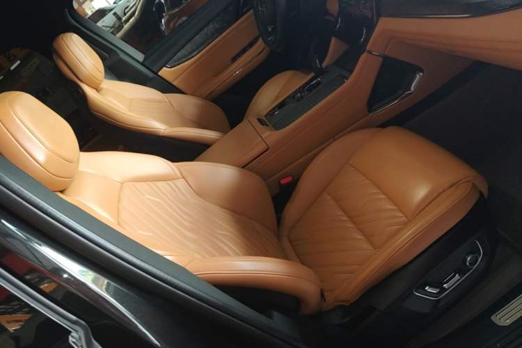 Used Lynk & Co 09 EM-P 2021 2.0T PHEV Halo Six-Seater Right Front Seat